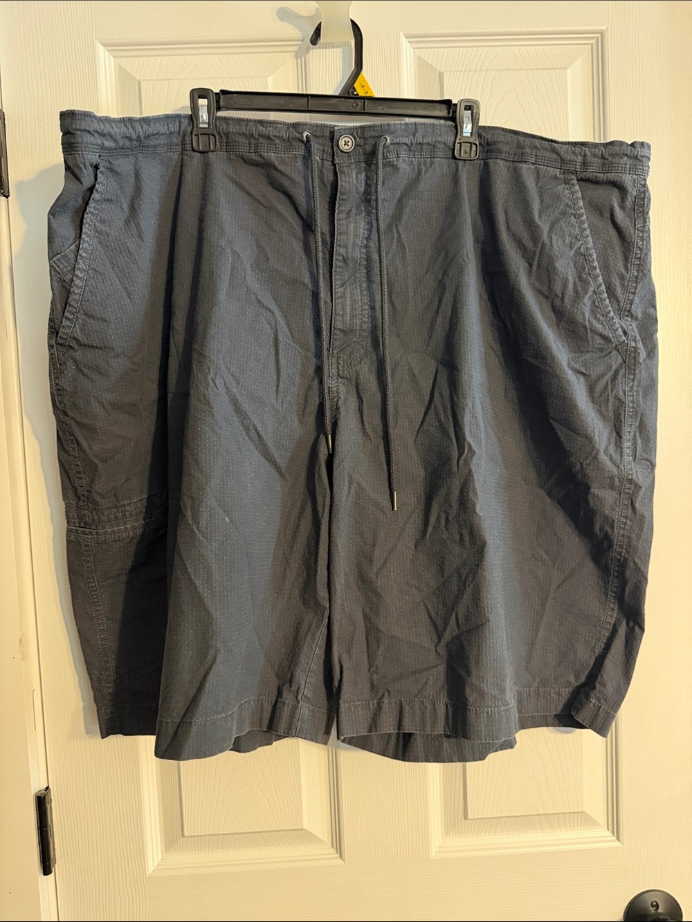 Chaps Men's Drawstring Hybrid Shorts in Charcoal Gray